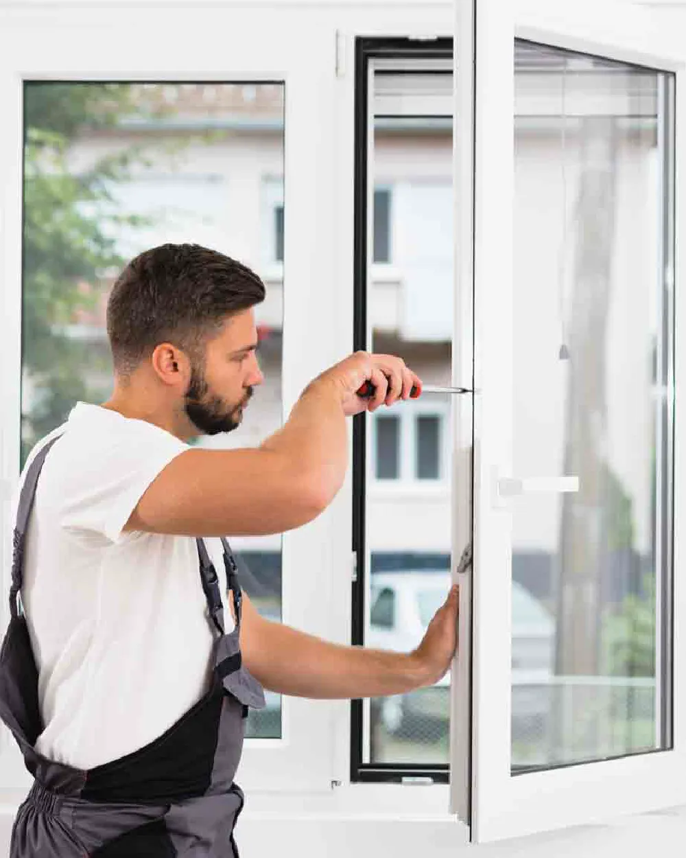 Profilé PVC multi-chambres et fenêtre intégrée